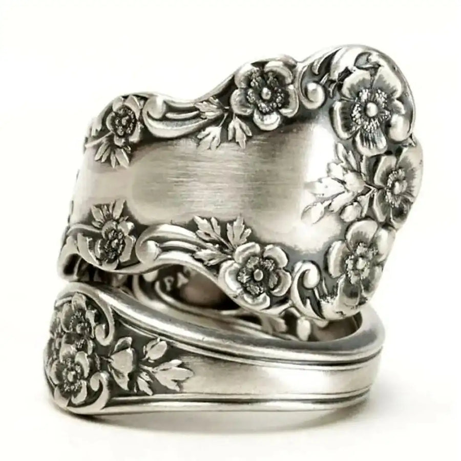 Antique Engraved Flower Pattern Ring
