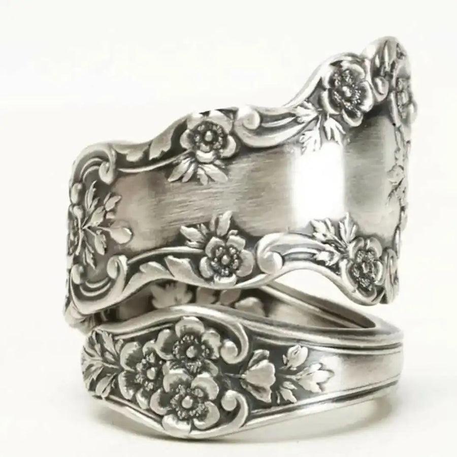 Antique Engraved Flower Pattern Ring